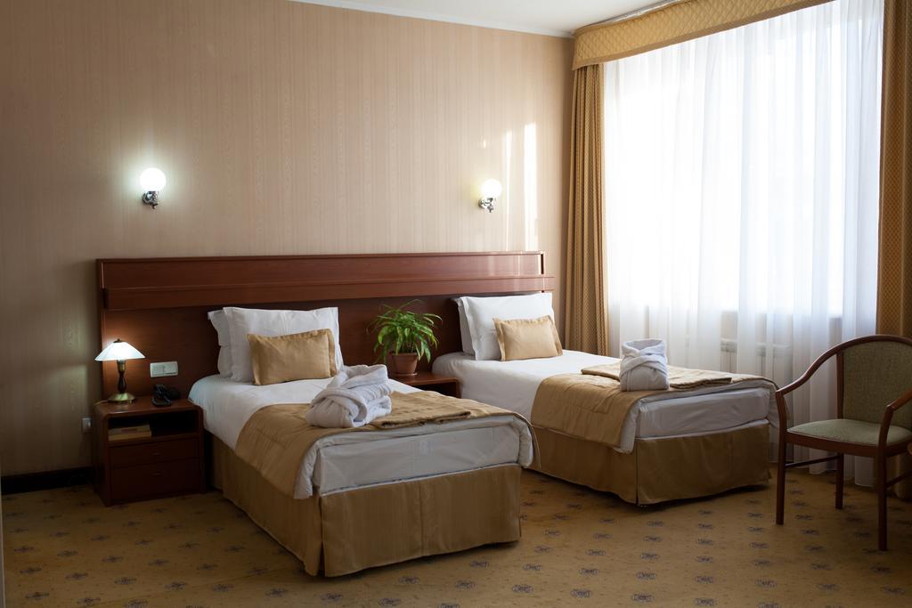 City Hotel Tien Shan Koktobe Екстериор снимка