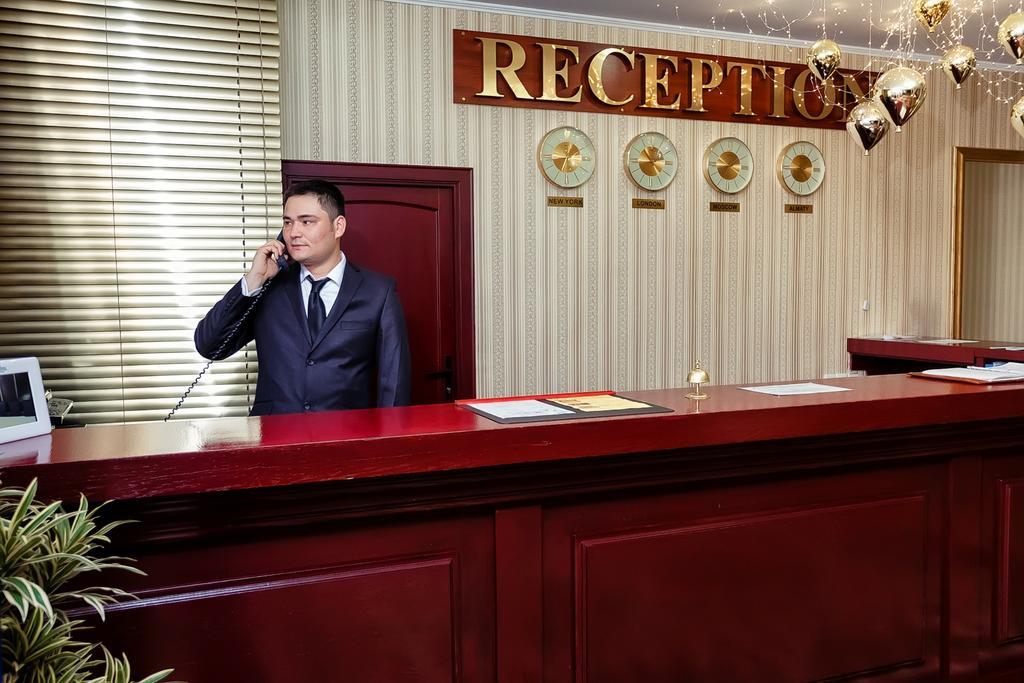 City Hotel Tien Shan Koktobe Екстериор снимка