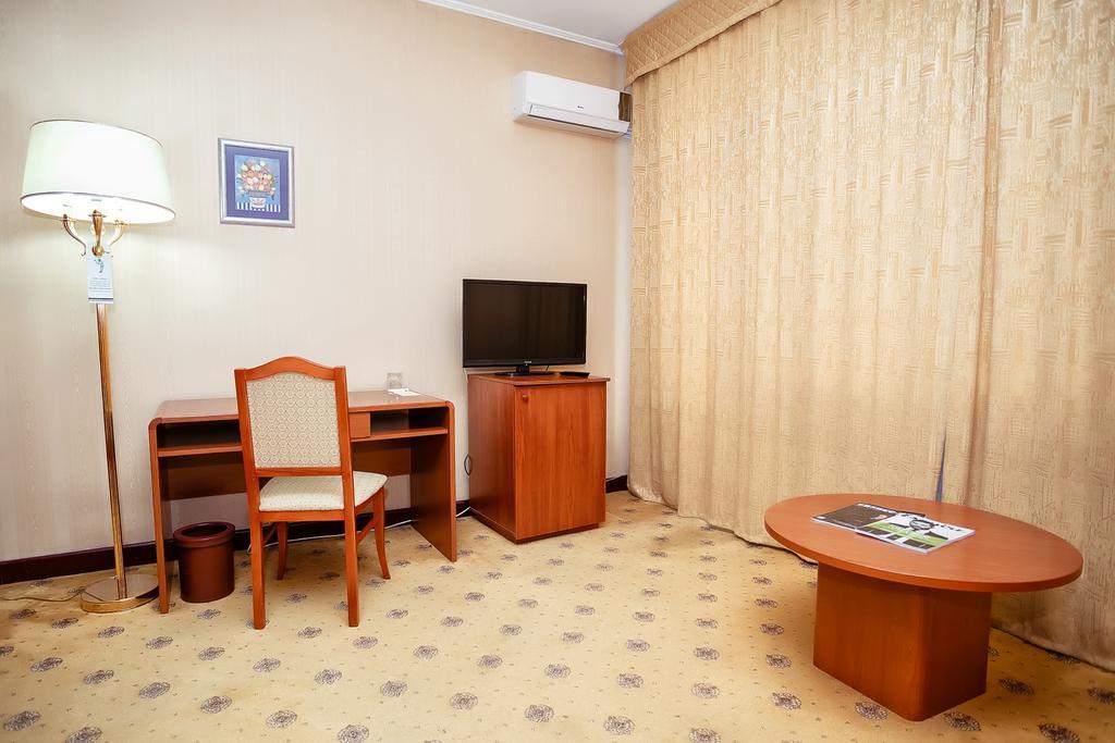 City Hotel Tien Shan Koktobe Екстериор снимка