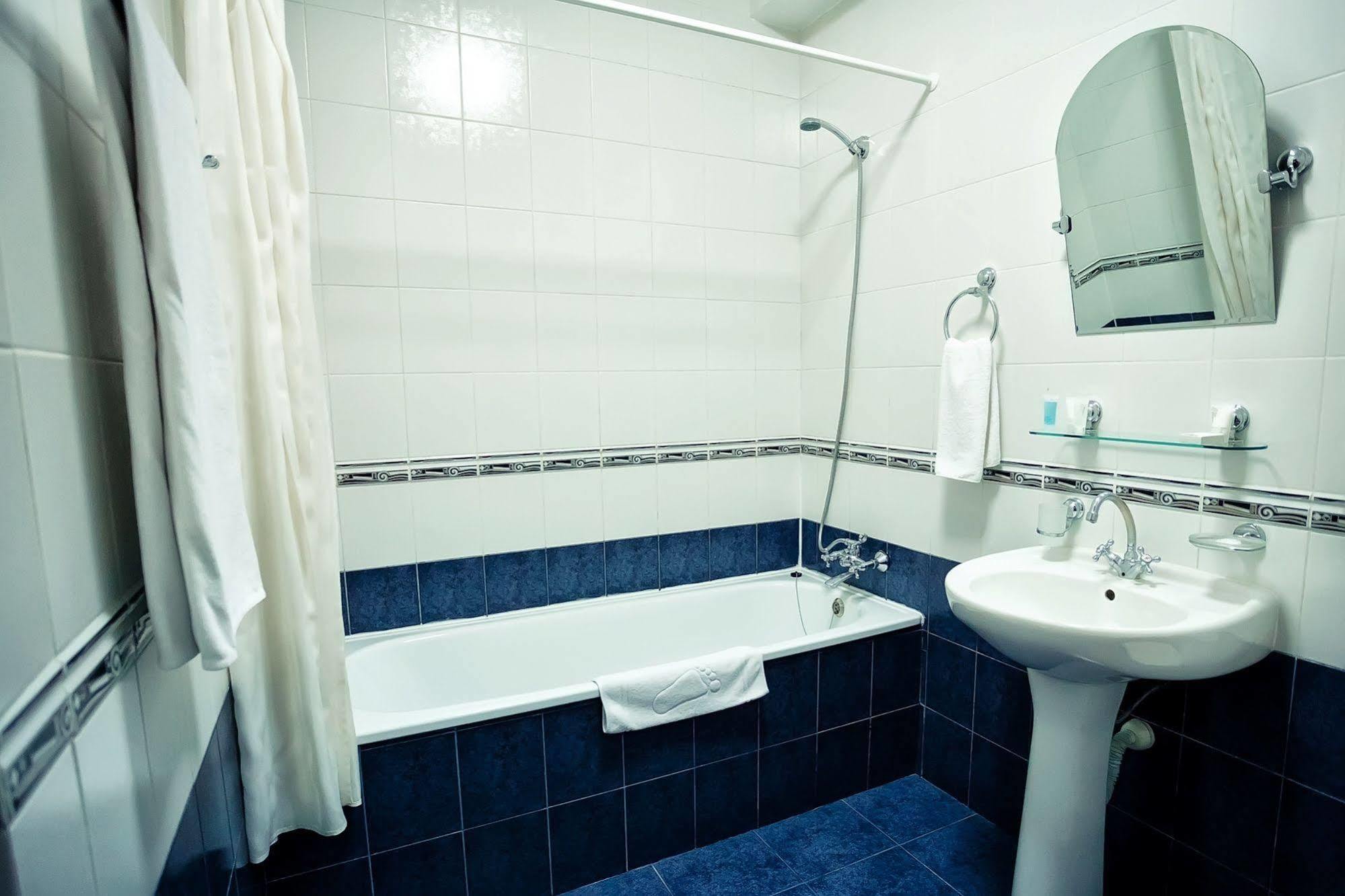 City Hotel Tien Shan Koktobe Екстериор снимка