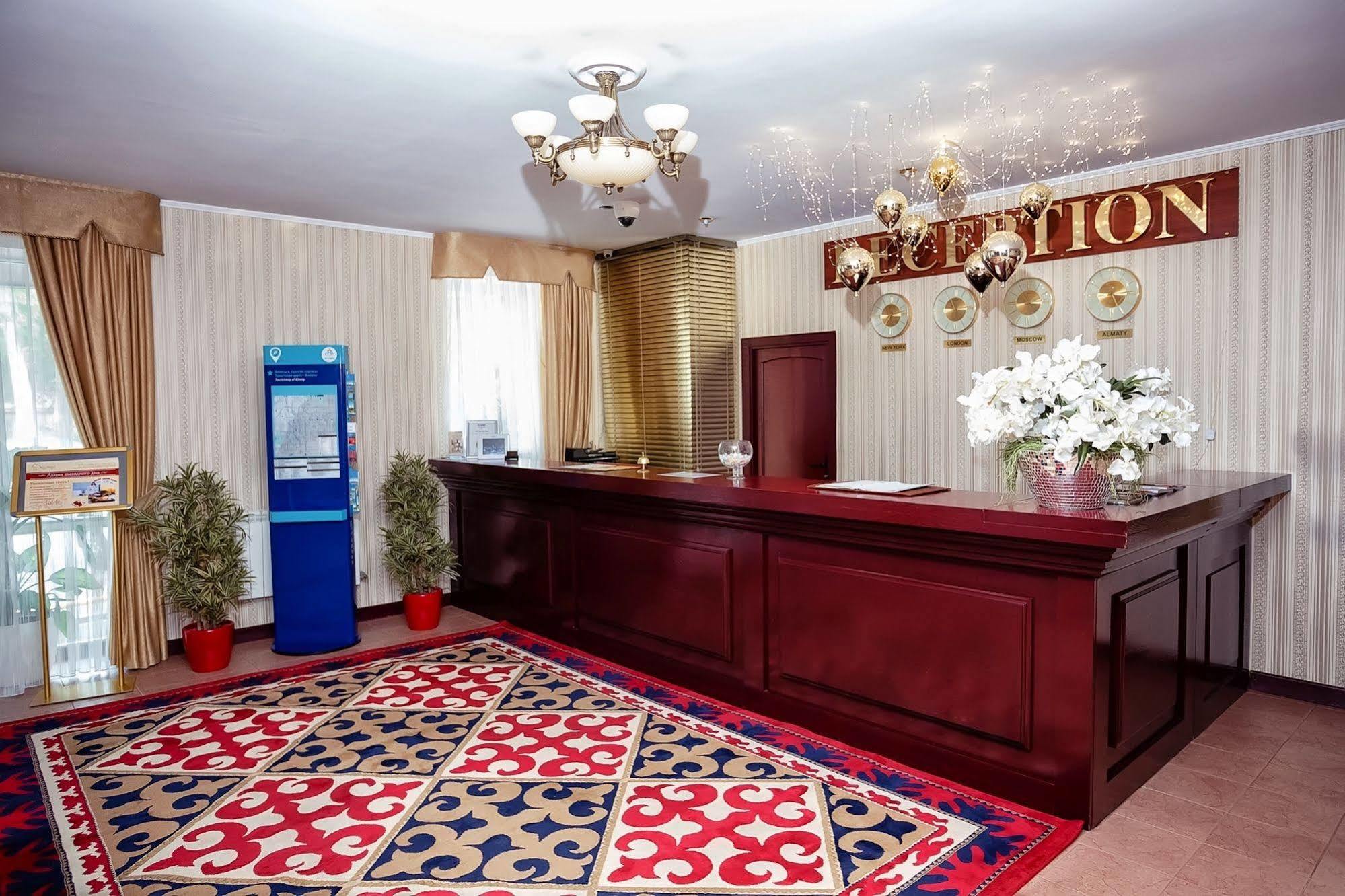 City Hotel Tien Shan Koktobe Екстериор снимка