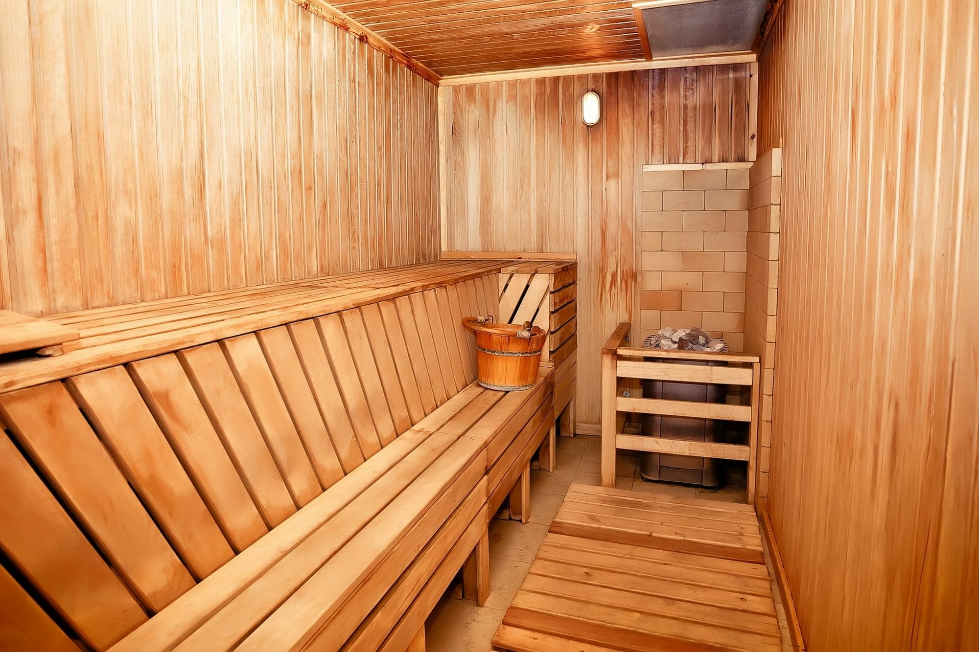 City Hotel Tien Shan Koktobe Екстериор снимка